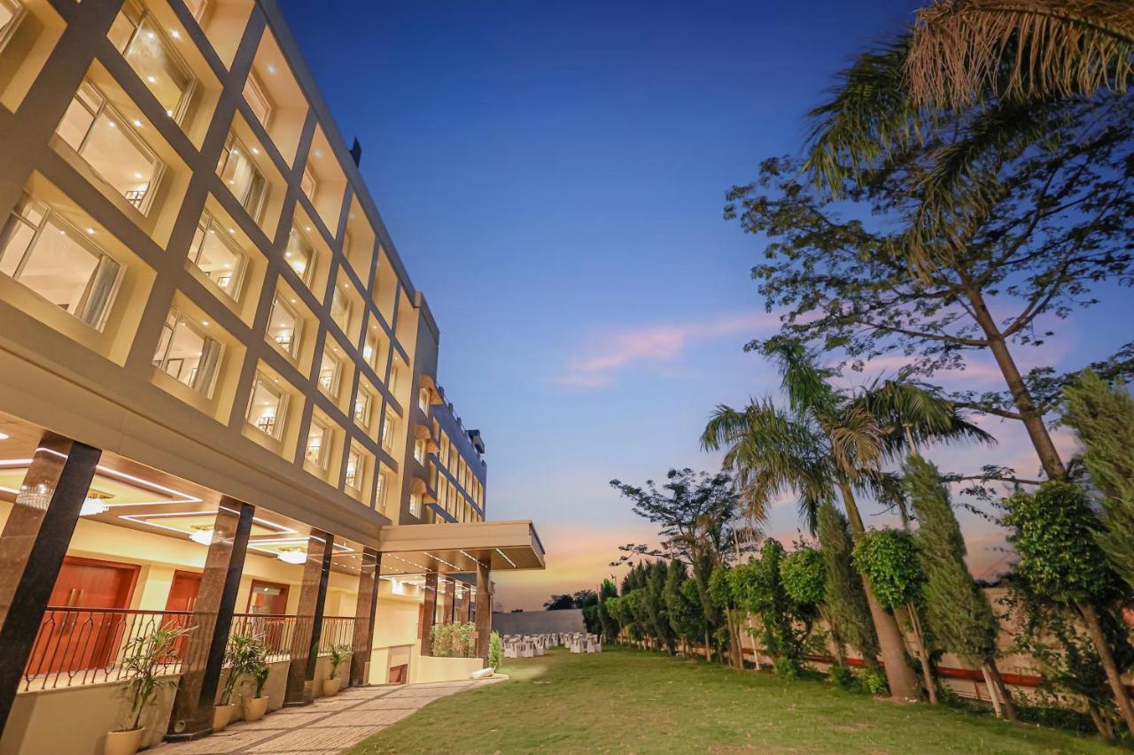 Regenta Dehradun By Royal Orchid Hotels Limited المظهر الخارجي الصورة