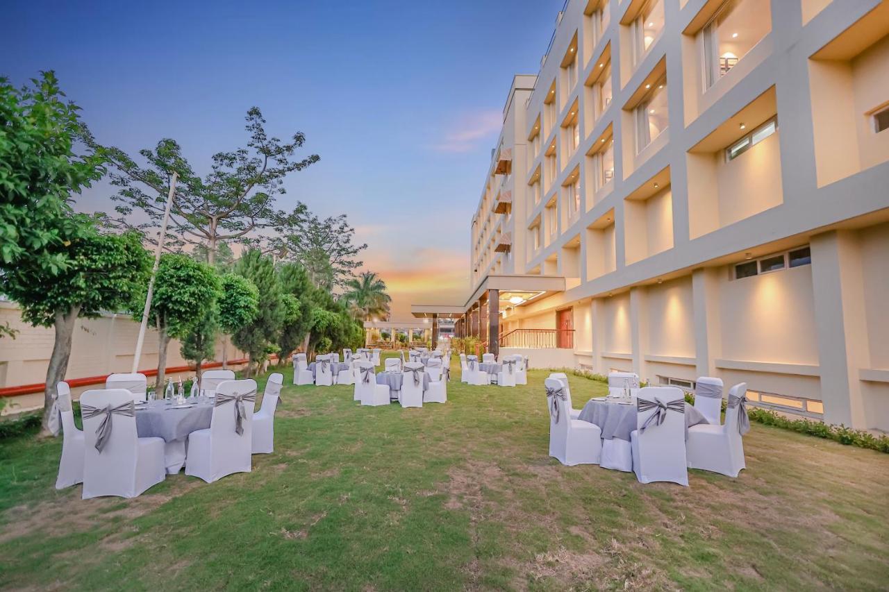 Regenta Dehradun By Royal Orchid Hotels Limited المظهر الخارجي الصورة