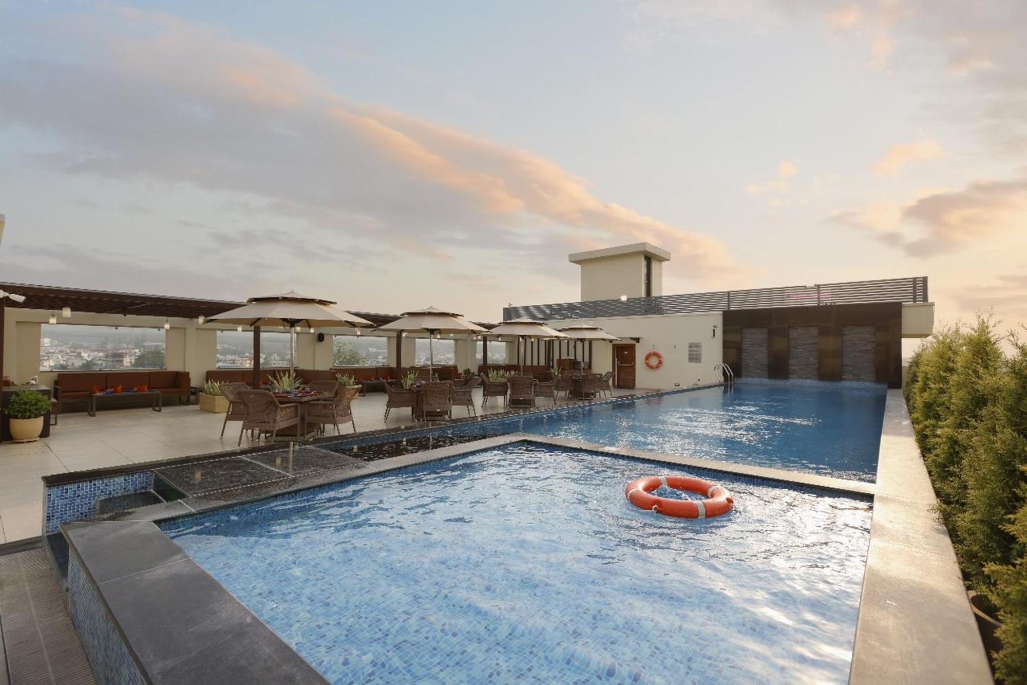 Regenta Dehradun By Royal Orchid Hotels Limited المظهر الخارجي الصورة